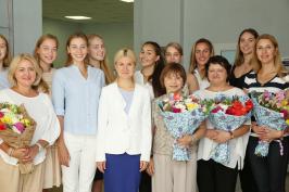 Юлія Світлична зустрілася зі збірною командою України з синхронного плавання