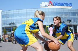 В Харьковской области стартовала Всеукраинская универсиада и состоялся спортивный флеш-моб