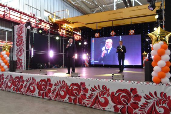Марк Беккер привітав колектив заводу «Південкабель» з 75-річчям підприємства