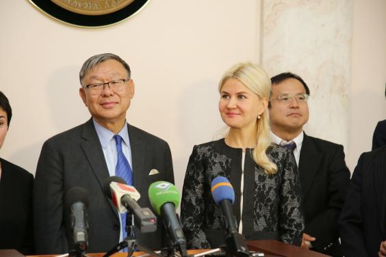 Юлія Світлична провела зустріч з Надзвичайним і Повноважним Послом Японії в Україні Шігекі Сумі