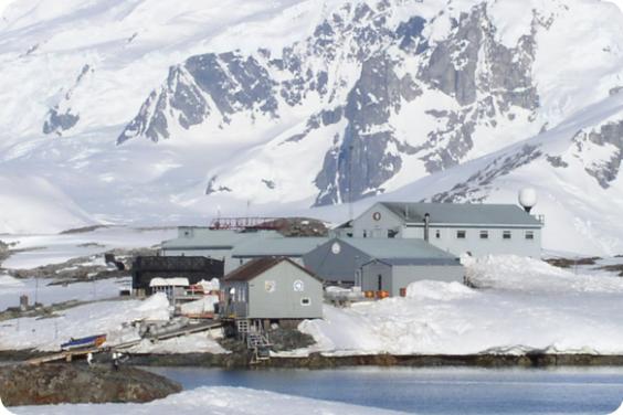 Школярі Харкова можуть взяти участь у конкурсі та запросити до себе полярників, що зимували в Антарктиді
