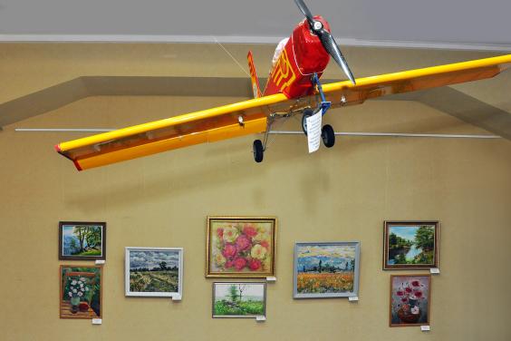 У галереї «Мистецтво Слобожанщини» пройде зустріч з авторами виставки «Авіапензель»