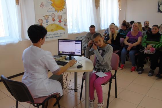 54 дитини Харківської області отримали слухові апарати