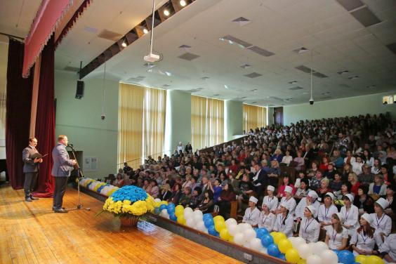 Медсестри з усієї України змагаються в професійній майстерності на Харківщині