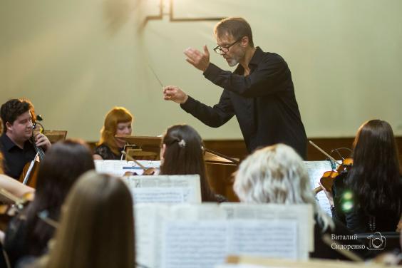 Молодіжний оркестр «Слобожанський» зіграє концерт до Дня студента
