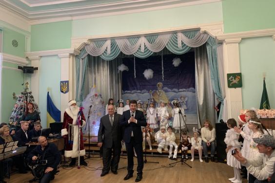 Анатолій Бабічев привітав слабозрячих дітей з Днем святого Миколая