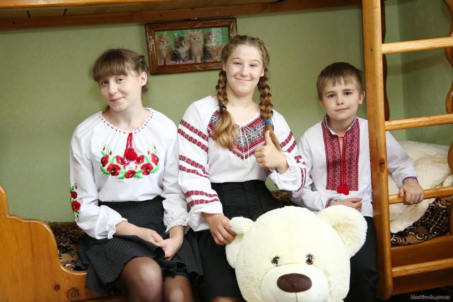 На Харківщині майже 98% дітей-сиріт та дітей, позбавлених батьківського піклування, виховуються в сім’ях