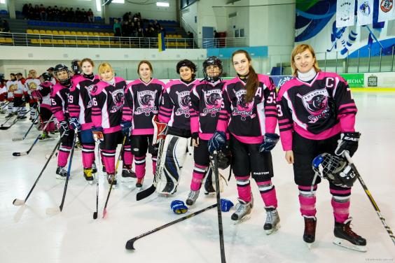 Сім харківських спортсменок увійшли до складу жіночої збірної України з хокею