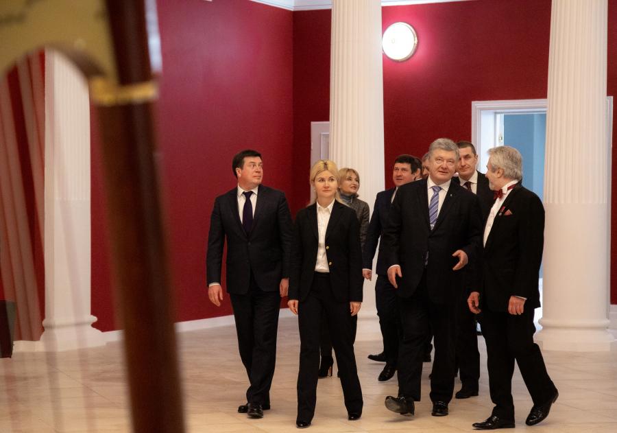 Президент Украины и глава ХОГА посетили первый концерт в восстановленном большом зале областной филармонии