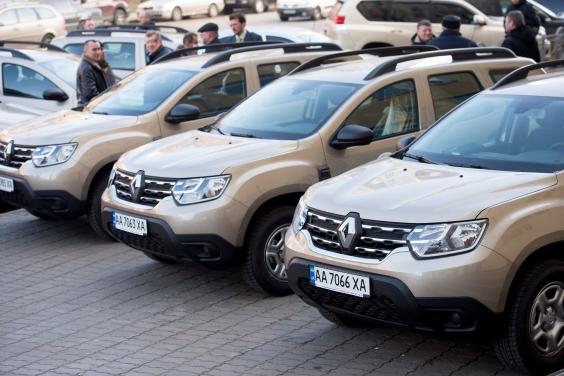 Два національні природні парки Харківщини отримали нові автомобілі