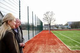 У П'ятихатках відкрили футбольне поле зі штучним покриттям, тенісний корт і воркаут