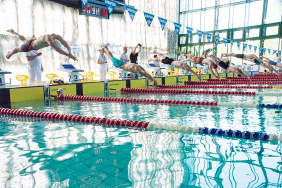 На чемпіонаті України з плавання харків’яни здобули 28 нагород