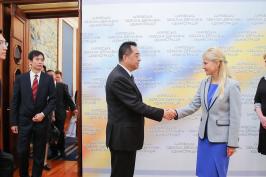 Глава ХОГА встретилась с заместителем председателя Народного правительства провинции Хэйлунцзян Не Юньлином