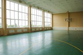 У Пересічанському ліцеї на Дергачівщині замінили покрівлю та відремонтували спортивну залу
